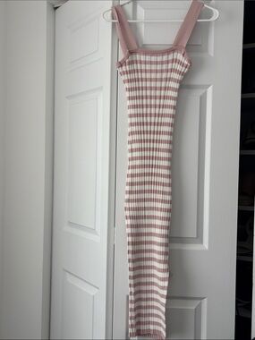 Sleeveless Ribbed Maxi Dress in Dusty Pink & White